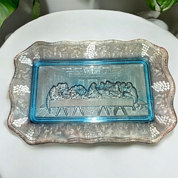 Tiara Indiana Glass Blue The Lord's Last Supper Bread Dish Tray Plate - Picture 1 of 1